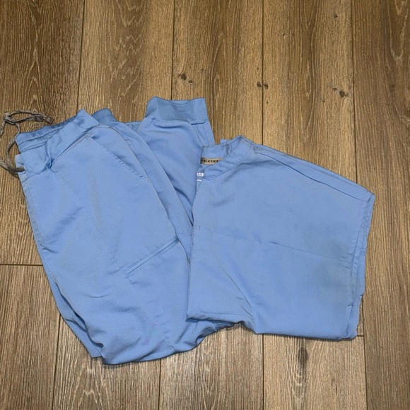 Fabletics Scrubs - Picture 1 of 5